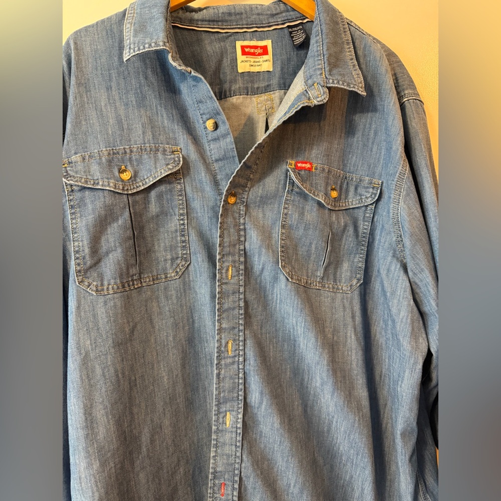 Wrangler Classic Blue Button-Down Shirt